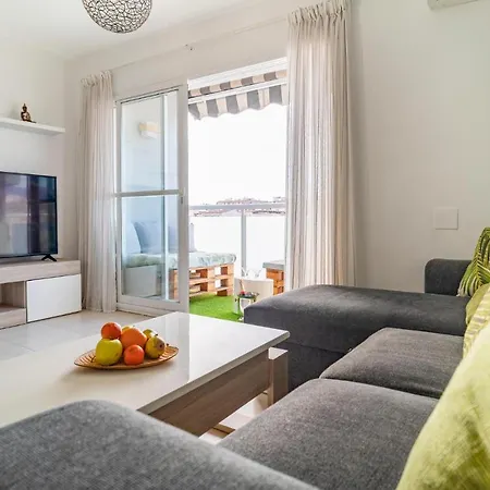 Stunning In With Kitchenette شقة *